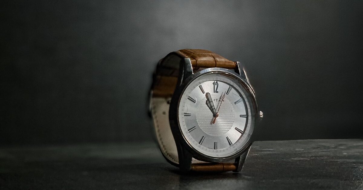 Réparation montre Herbelin Newport, Antarès, Cap Camarat — montre habillée française sur bracelet cuir, Atelier Général Horloger