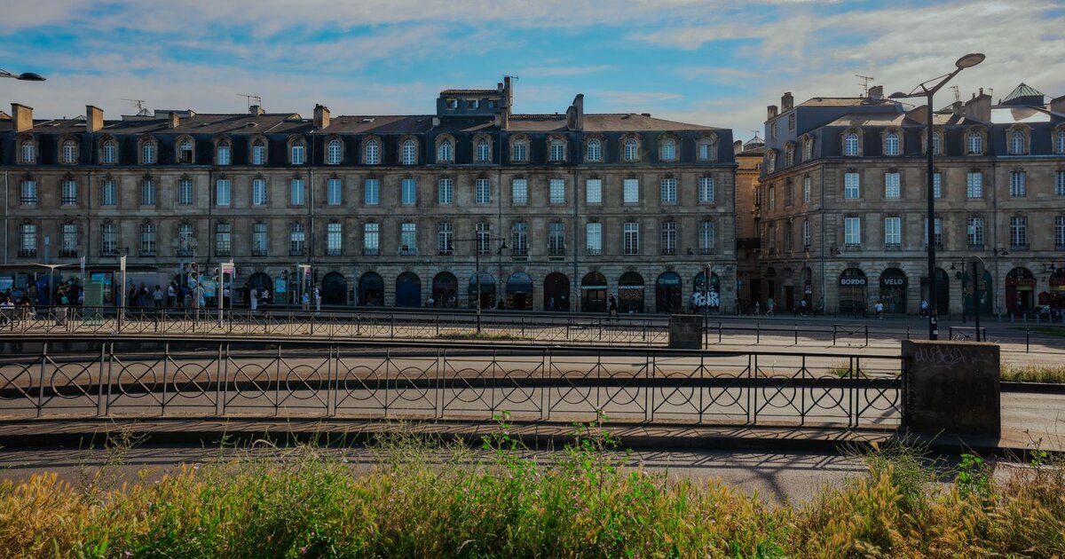 Réparation montre Bordeaux — service horloger par envoi postal depuis la Métropole bordelaise