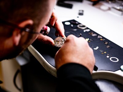 Couronne de montre : rôle, types, problèmes et remplacement — guide complet