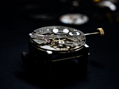 Réparation montre LIP : guide complet — prix, modèles, comment l'envoyer
