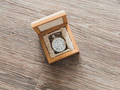 Faire réviser sa montre avant Noël : les dates limites pour l'avoir à temps