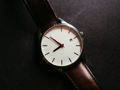 Réparation Daniel Wellington : verre, pile, bracelet et prix